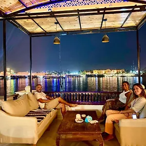 Nile Castle , Luxor Egypte